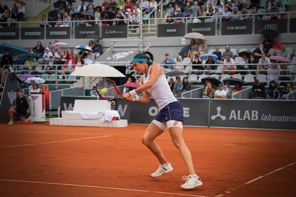 Caroline Garcia i Ana Bogdan zagrają w finale turnieju BNP PARIBAS Poland Open. Plany organizatorów komplikują częste i obfite opady deszczu.